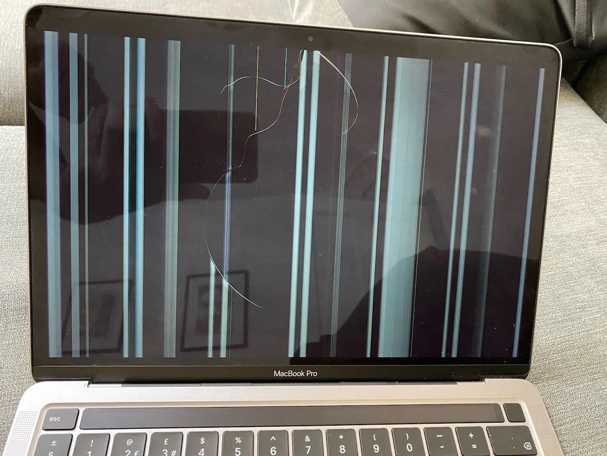 MacBook Pro Şarj Soketi Tamiri